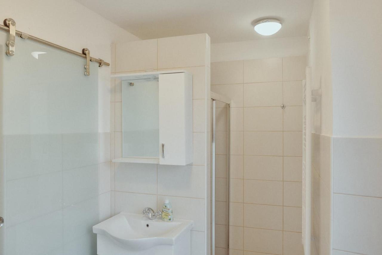 Apartments Pr' Stormanu Kanal Bagian luar foto